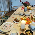 Thegilgahouse Gardenroom Nr 2 Bed & Breakfast