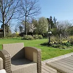 Thegilgahouse Gardenroom Nr 2 Bed & Breakfast